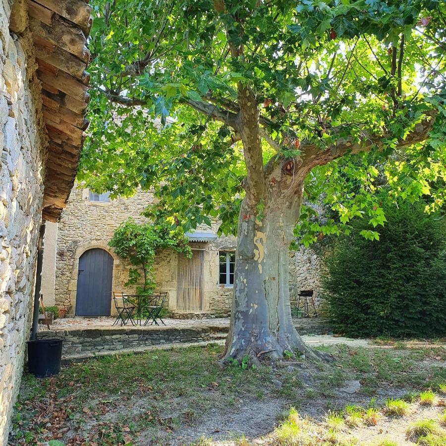 Отель La Cour Du Marronnier Pont-de-Barret Экстерьер фото